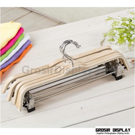 Jual Perlengkapan Toko dDisplay Hanger Gantungan Baju Jepit Kayu Zara