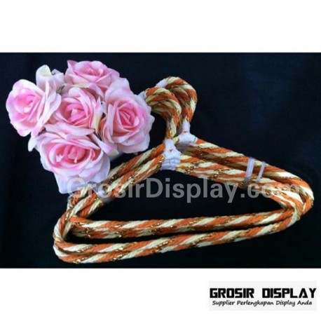 Perlengkapan Toko Hanger Ulir Rotan Warna Anak