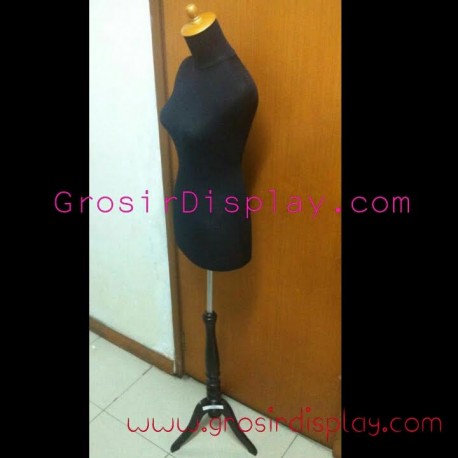 Jual Perlengkapan Toko Display Manekin Tiang Kayu Hitam Pajangan Baju Toko Pakaian Butik Distro