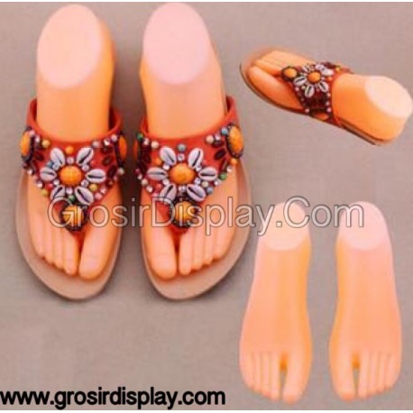 patung manekin kaki sepatu kaos kaki sandal